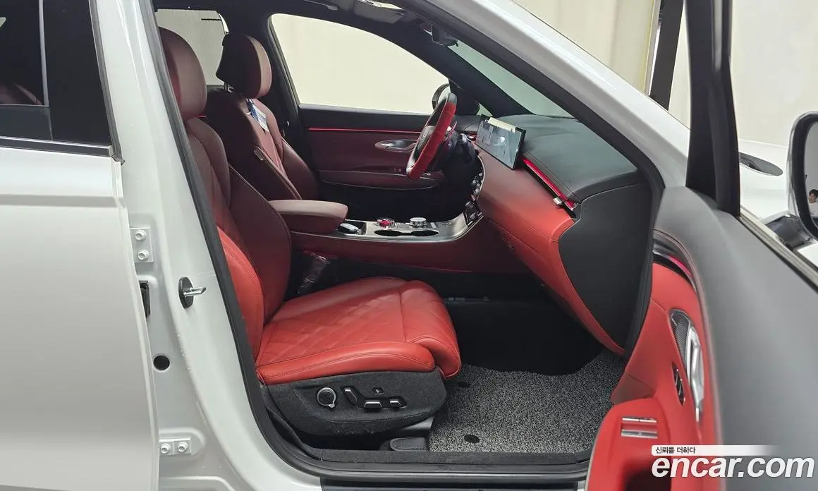 Genesis GV70 2024 2.5 автомат (гидро), фото 15 Genesis GV70 2024 2.5 автомат (гидро), фото 15
