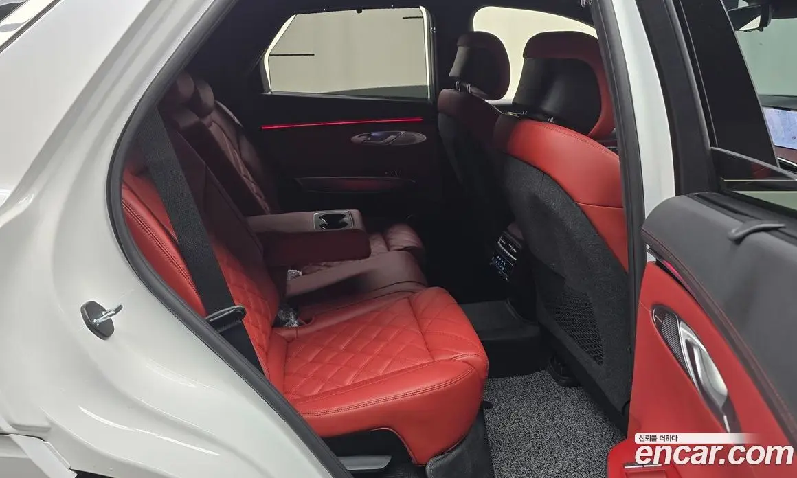 Genesis GV70 2024 2.5 автомат (гидро), фото 16 Genesis GV70 2024 2.5 автомат (гидро), фото 16