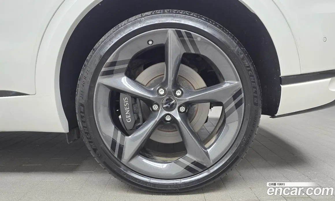 Genesis GV70 2024 2.5 автомат (гидро), фото 6 Genesis GV70 2024 2.5 автомат (гидро), фото 6