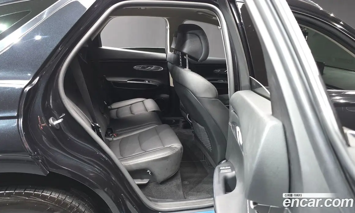Genesis GV70 2024 2.5 автомат (гидро), фото 12