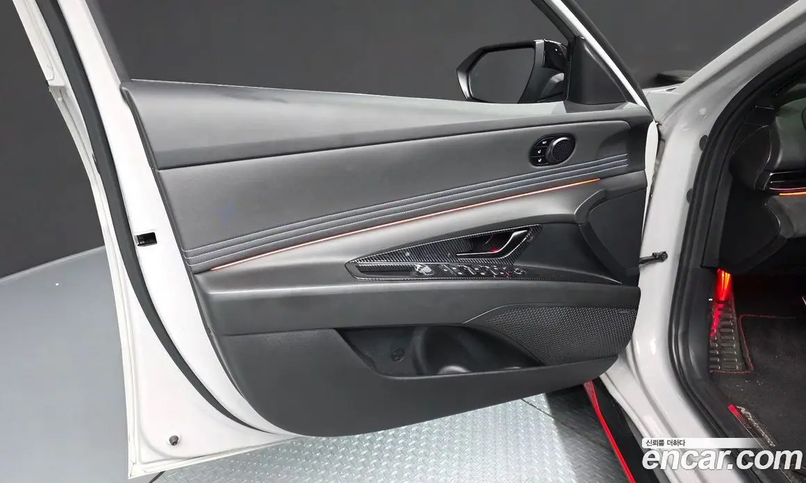 Hyundai Avante 2023 2.0 автомат (гидро), фото 13