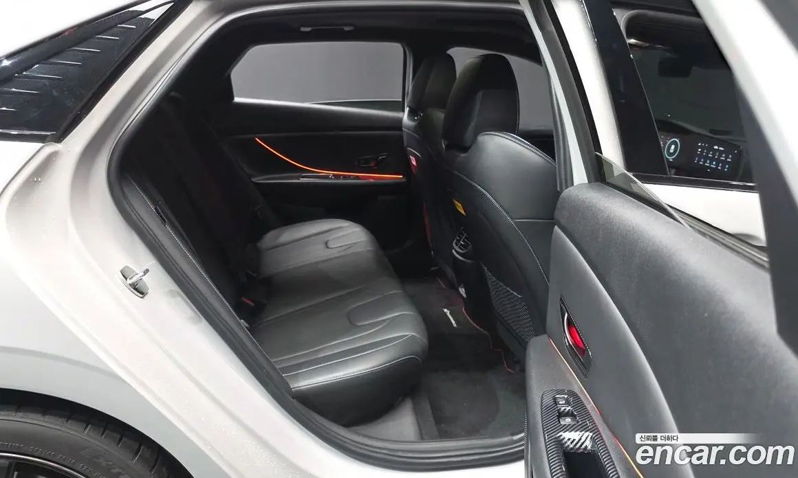 Hyundai Avante 2023 2.0 автомат (гидро), фото 17