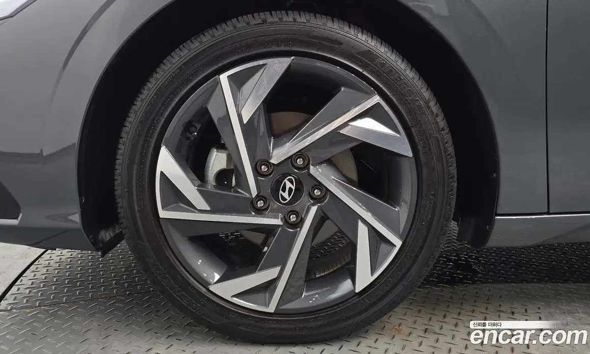 Hyundai Avante 2025 1.6 автомат (гидро), фото 4 Hyundai Avante 2025 1.6 автомат (гидро), фото 4