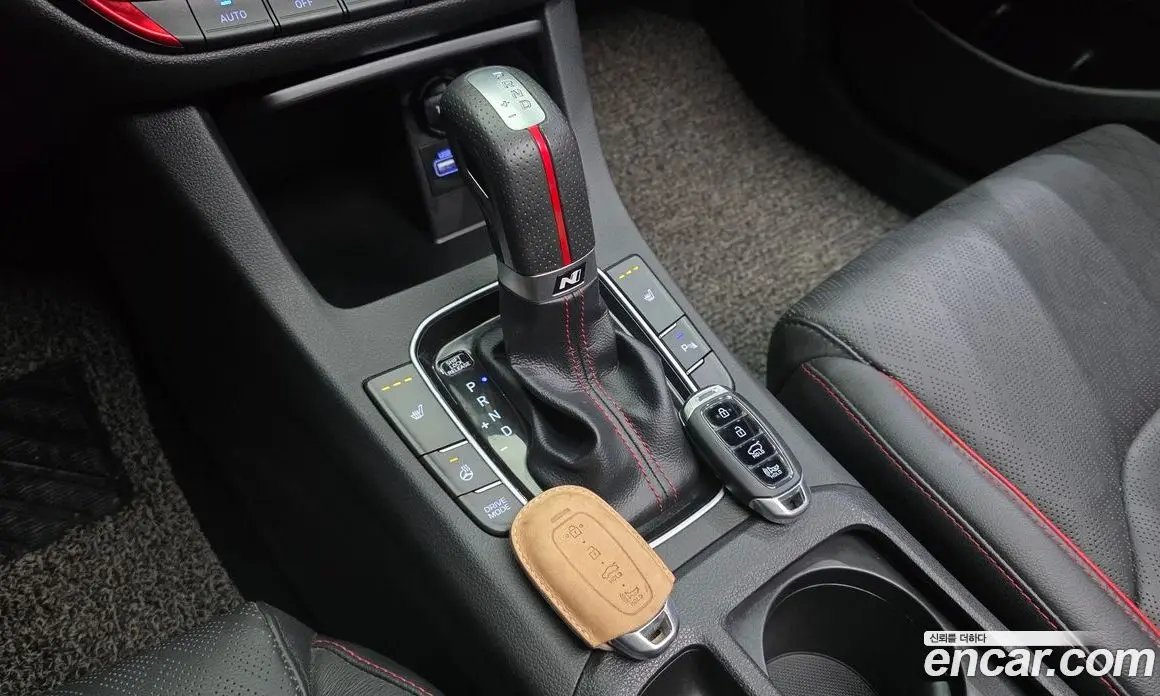 Hyundai i30 2018 1.4 автомат (гидро), фото 12