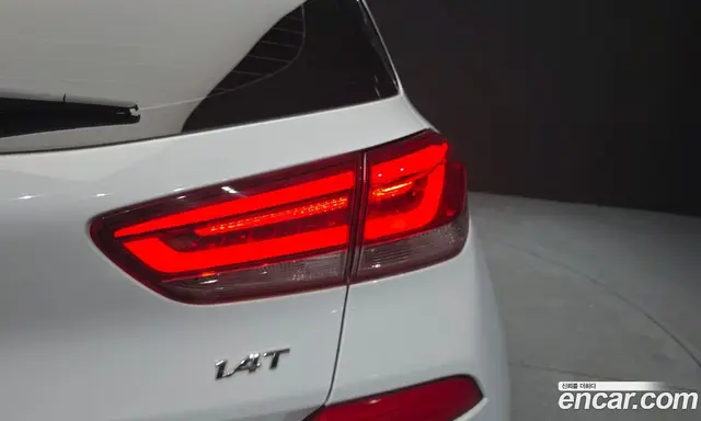 Hyundai i30 2018 1.4 автомат (гидро), миниатюра 9