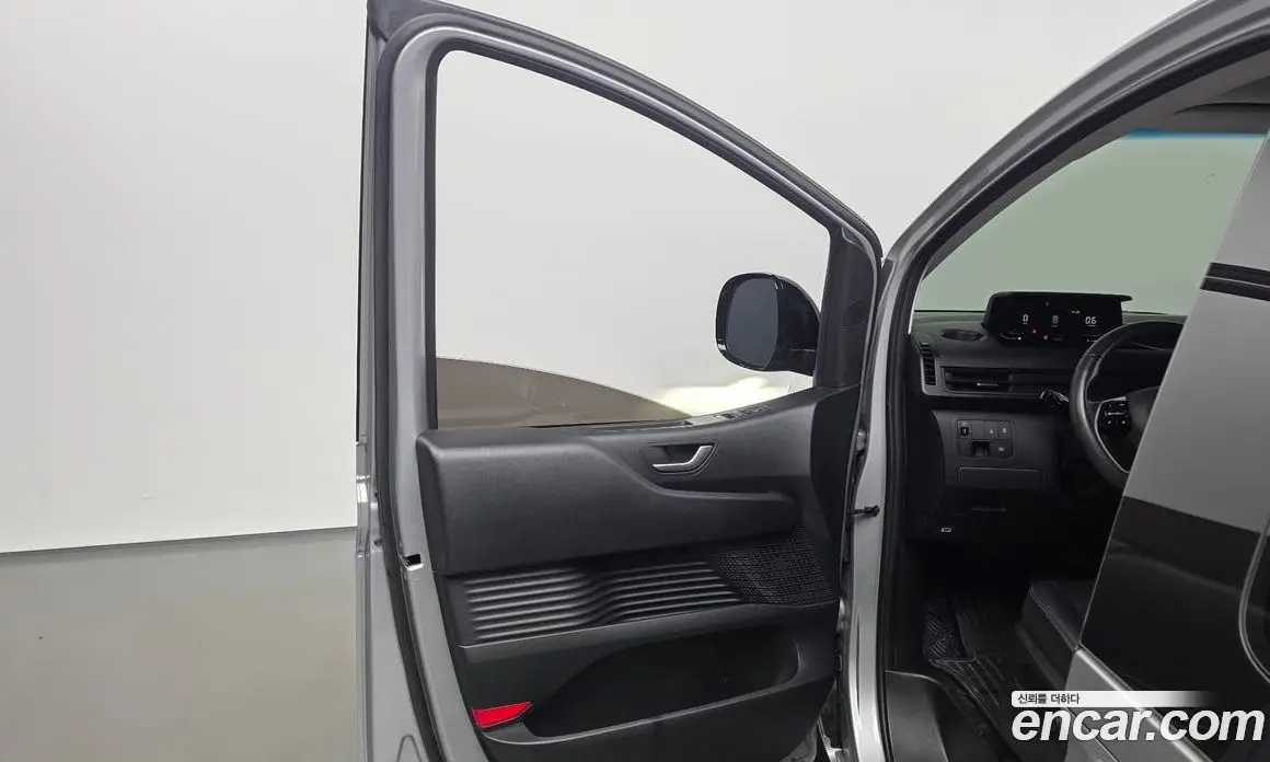 Hyundai Staria 2023 3.5 автомат (гидро), фото 14 Hyundai Staria 2023 3.5 автомат (гидро), фото 14