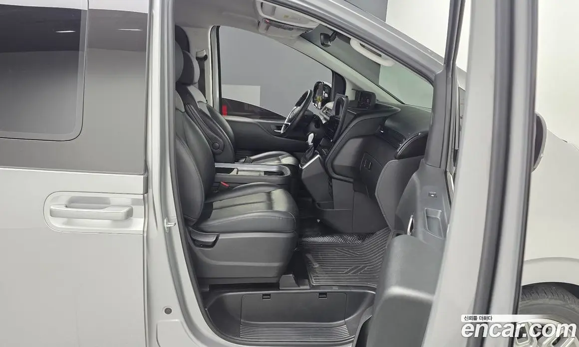 Hyundai Staria 2023 3.5 автомат (гидро), фото 17 Hyundai Staria 2023 3.5 автомат (гидро), фото 17