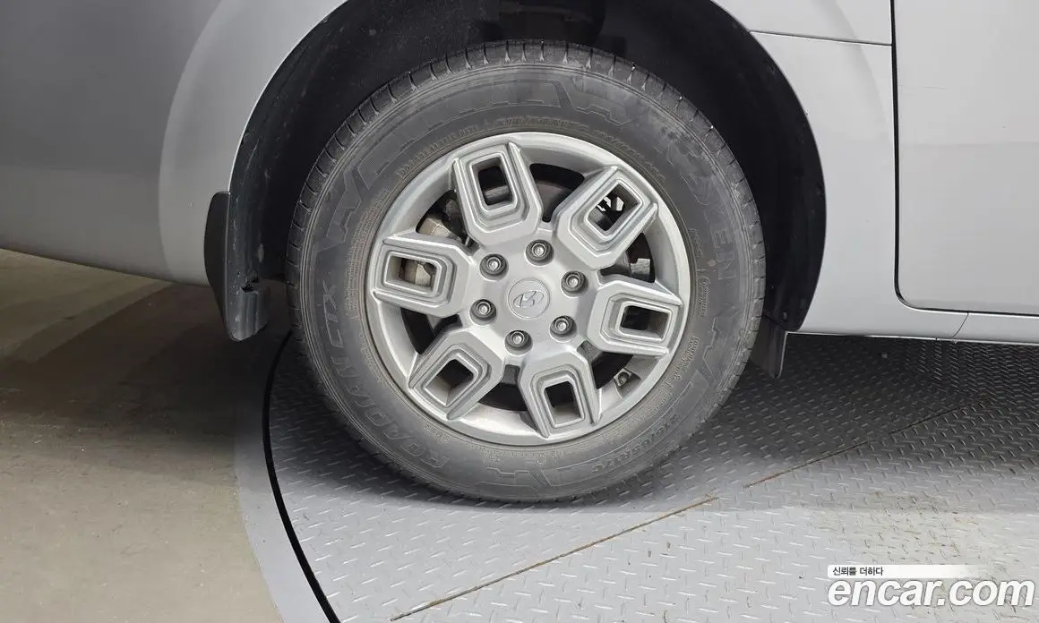 Hyundai Staria 2023 3.5 автомат (гидро), фото 5 Hyundai Staria 2023 3.5 автомат (гидро), фото 5