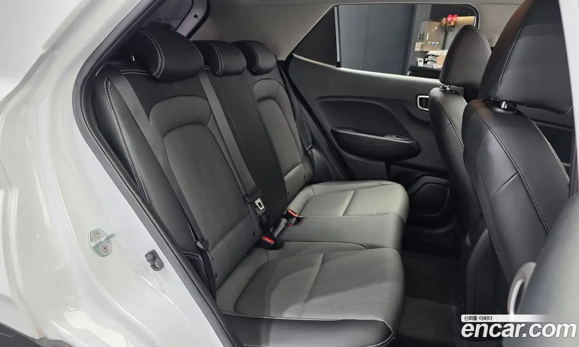 Hyundai Venue 2021 1.6 автомат (гидро), фото 18