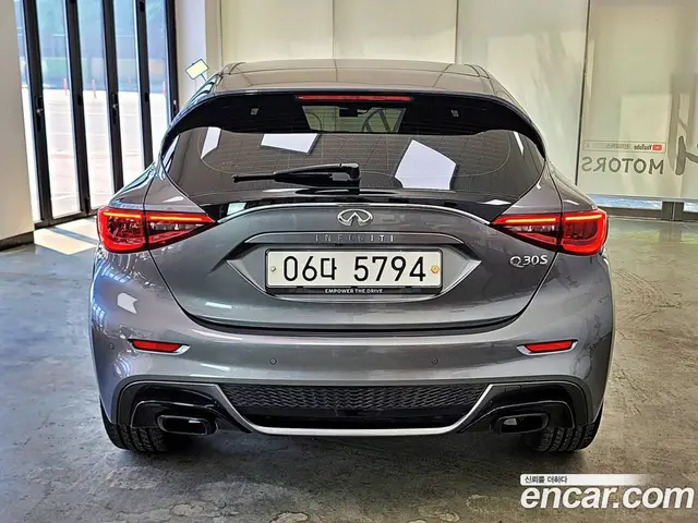 Infiniti Q30 2017 2.0 автомат (гидро), миниатюра 4 Infiniti Q30 2017 2.0 автомат (гидро), миниатюра 4