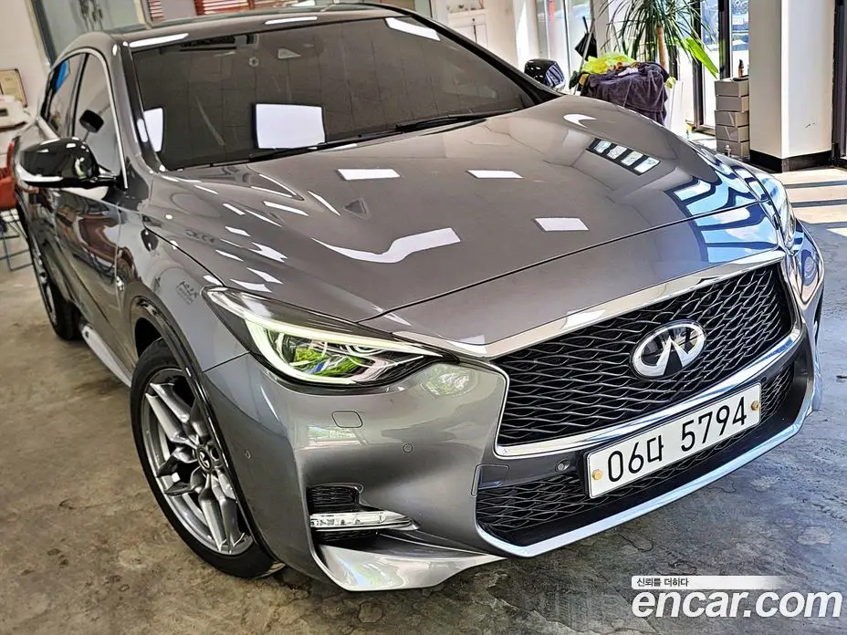 Infiniti Q30 2017 2.0 автомат (гидро), фото 6 Infiniti Q30 2017 2.0 автомат (гидро), фото 6