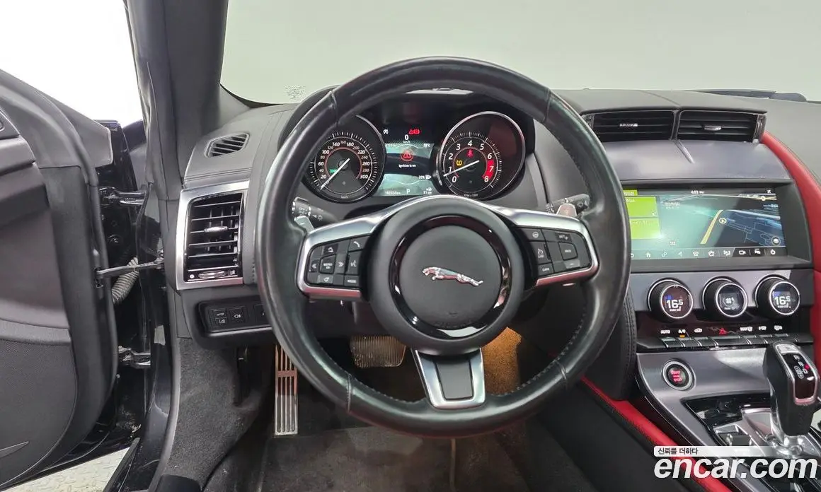 Jaguar F-Type 2018 2.0 автомат (гидро), фото 13 Jaguar F-Type 2018 2.0 автомат (гидро), фото 13