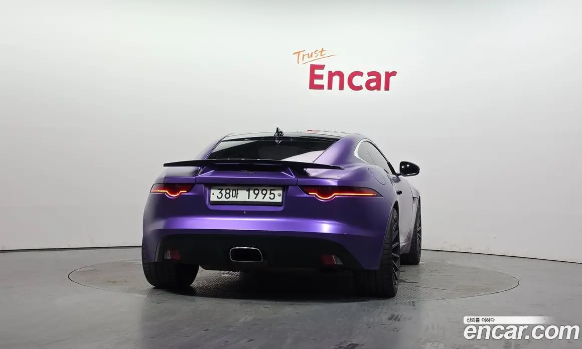 Jaguar F-Type 2018 2.0 автомат (гидро), фото 4 Jaguar F-Type 2018 2.0 автомат (гидро), фото 4