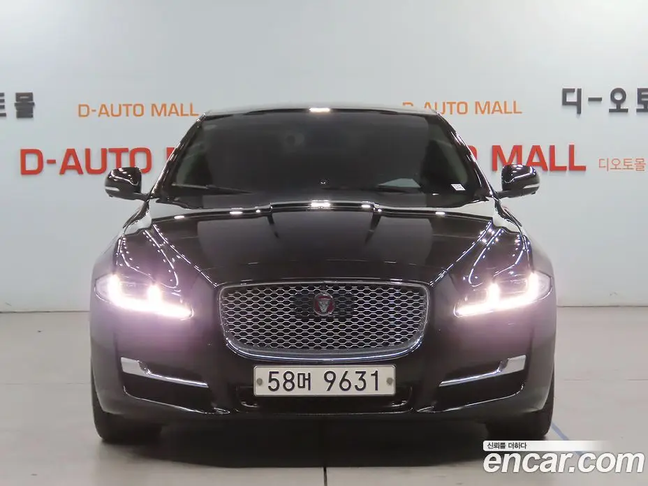 Jaguar XJ 2016 3.0 автомат (гидро), фото 2 Jaguar XJ 2016 3.0 автомат (гидро), фото 2