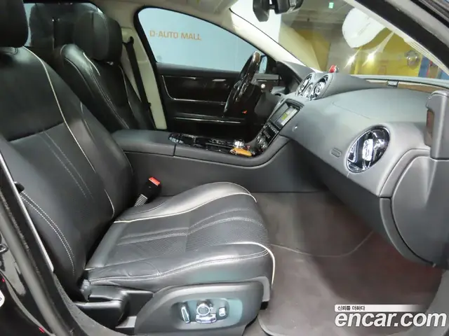 Jaguar XJ 2016 3.0 автомат (гидро), миниатюра 8 Jaguar XJ 2016 3.0 автомат (гидро), миниатюра 8