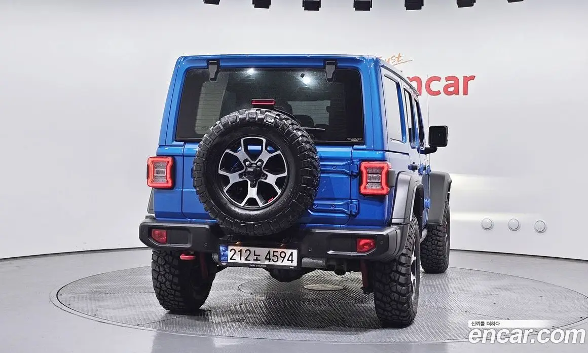 Jeep Wrangler 2023 2.0 автомат (гидро), фото 4
