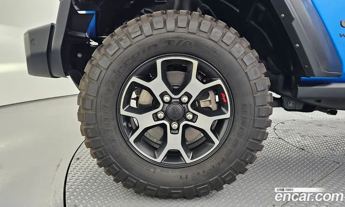 Jeep Wrangler 2023 2.0 автомат (гидро), фото 5