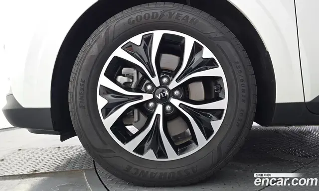 Kia Carnival 2021 2.2 автомат (гидро), миниатюра 5 Kia Carnival 2021 2.2 автомат (гидро), миниатюра 5