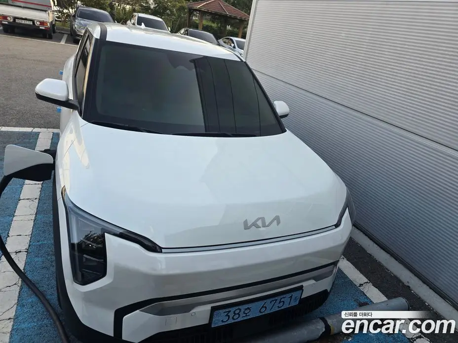 Kia EV3 2025 автомат (гидро), фото 1 Kia EV3 2025 автомат (гидро), фото 1