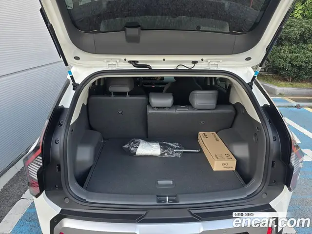 Kia EV3 2025 автомат (гидро), миниатюра 6 Kia EV3 2025 автомат (гидро), миниатюра 6