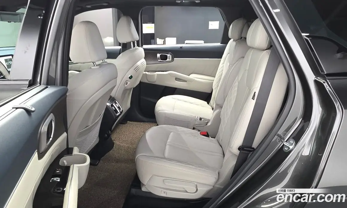 Kia Sorento 2024 1.6 автомат (гидро), фото 17 Kia Sorento 2024 1.6 автомат (гидро), фото 17
