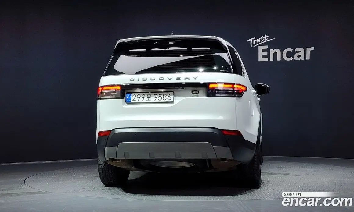 Land Rover Discovery 2019 3.0 автомат (гидро), фото 4 Land Rover Discovery 2019 3.0 автомат (гидро), фото 4