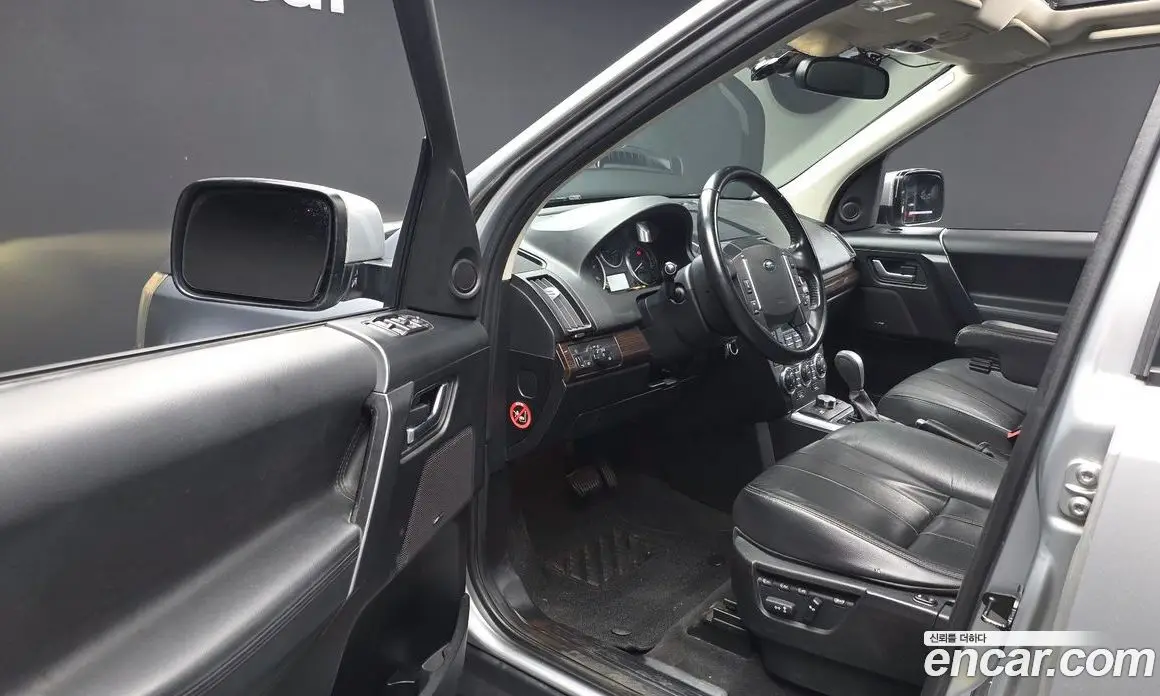 Land Rover Freelander 2012 2.2 автомат (гидро), фото 10 Land Rover Freelander 2012 2.2 автомат (гидро), фото 10
