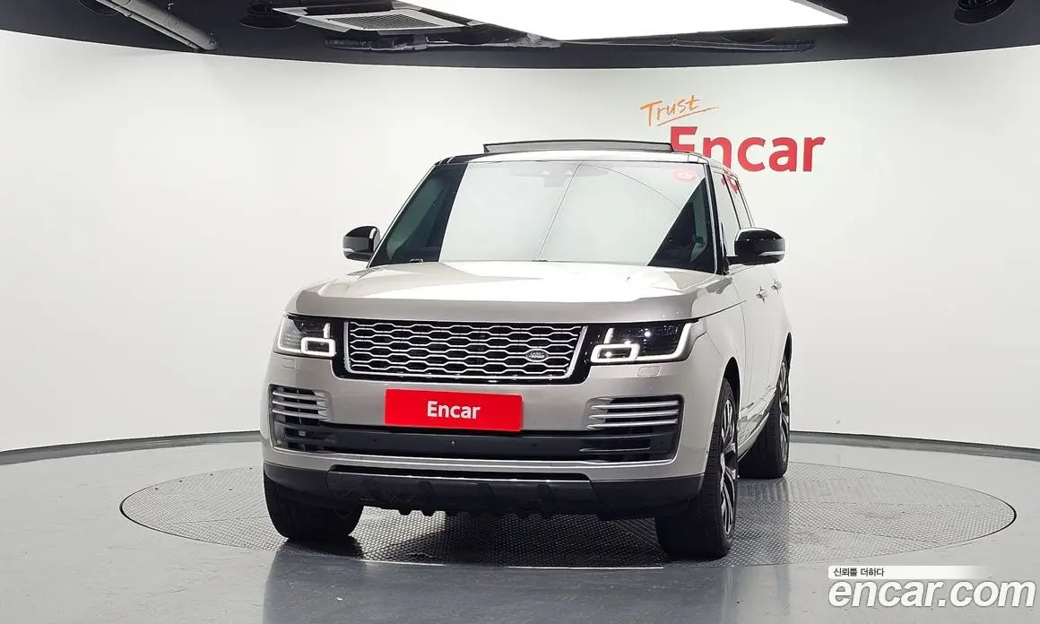 Land Rover Range Rover 2018 4.4 автомат (гидро), фото 3 Land Rover Range Rover 2018 4.4 автомат (гидро), фото 3