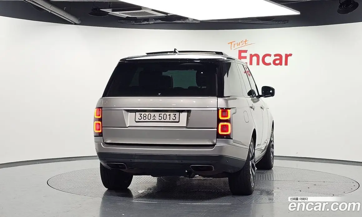 Land Rover Range Rover 2018 4.4 автомат (гидро), фото 4 Land Rover Range Rover 2018 4.4 автомат (гидро), фото 4