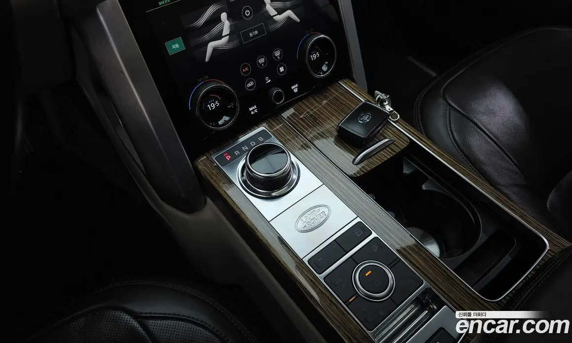 Land Rover Range Rover 2018 4.4 автомат (гидро), фото 9 Land Rover Range Rover 2018 4.4 автомат (гидро), фото 9