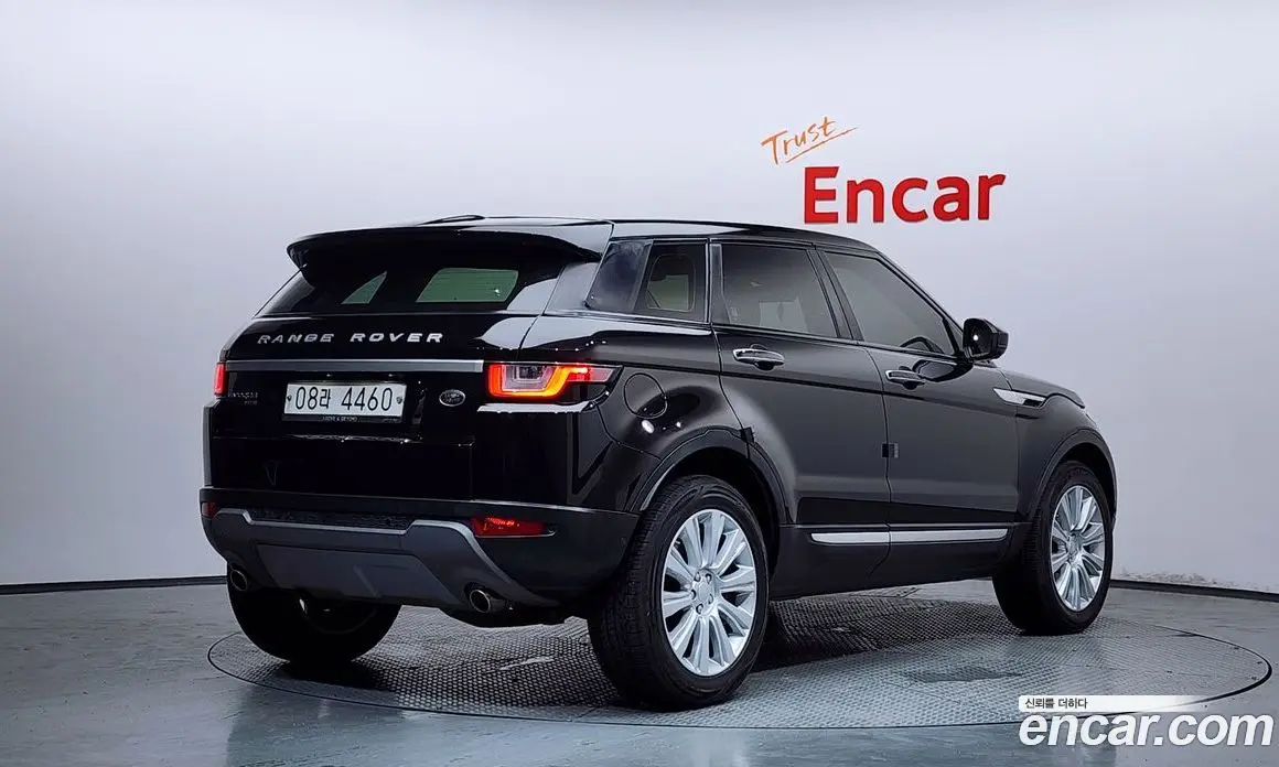 Land Rover Range Rover Evoque 2017 2.0 автомат (гидро), фото 2 Land Rover Range Rover Evoque 2017 2.0 автомат (гидро), фото 2