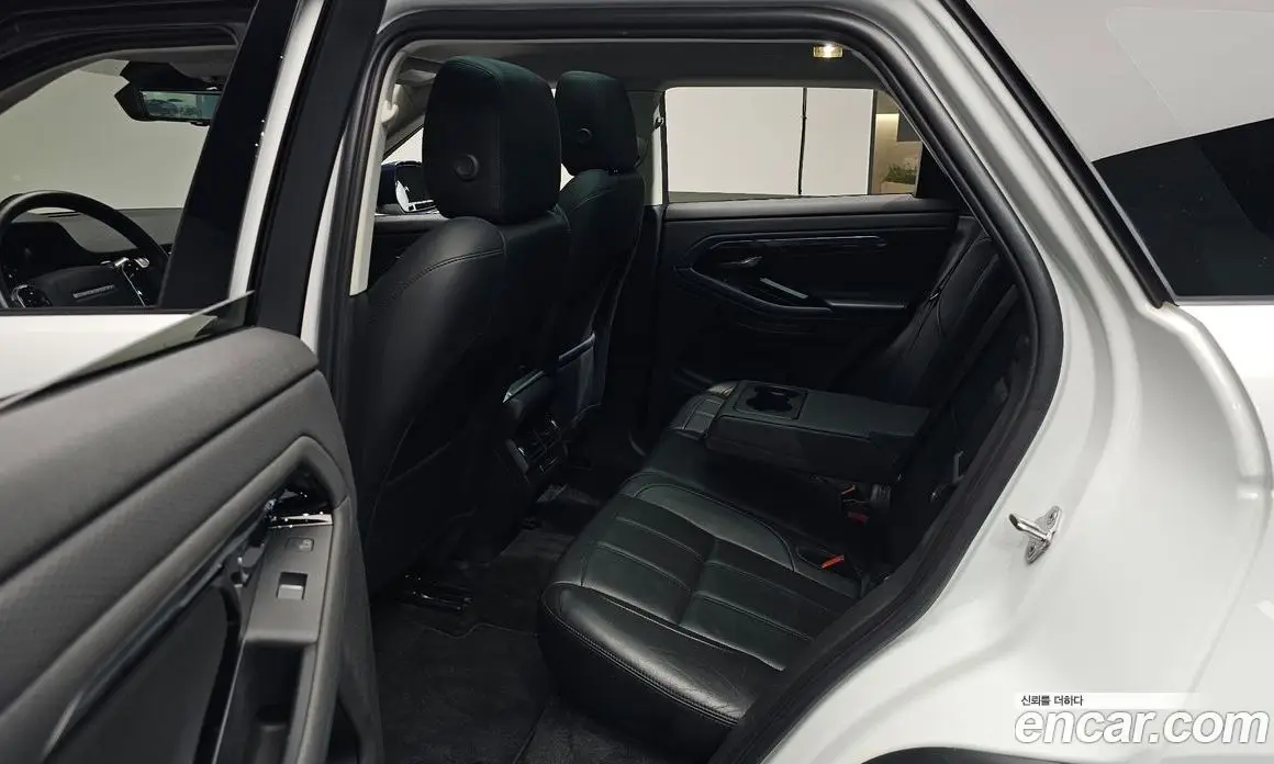 Land Rover Range Rover Evoque 2019 2.0 автомат (гидро), фото 16 Land Rover Range Rover Evoque 2019 2.0 автомат (гидро), фото 16