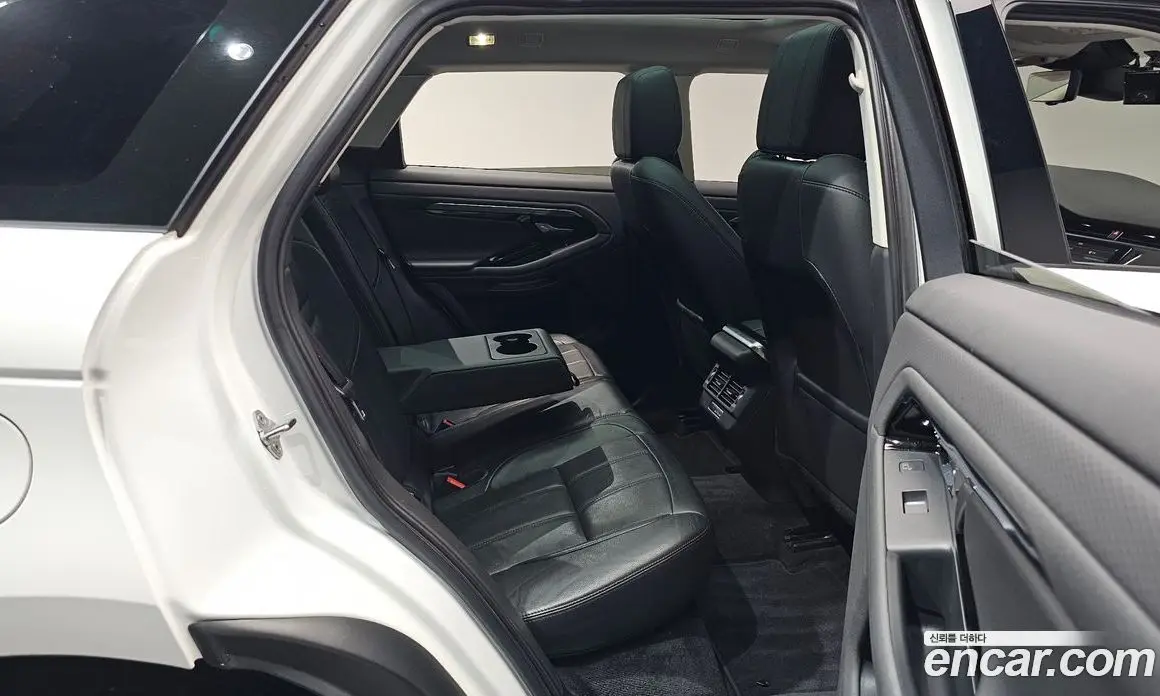 Land Rover Range Rover Evoque 2019 2.0 автомат (гидро), фото 17 Land Rover Range Rover Evoque 2019 2.0 автомат (гидро), фото 17