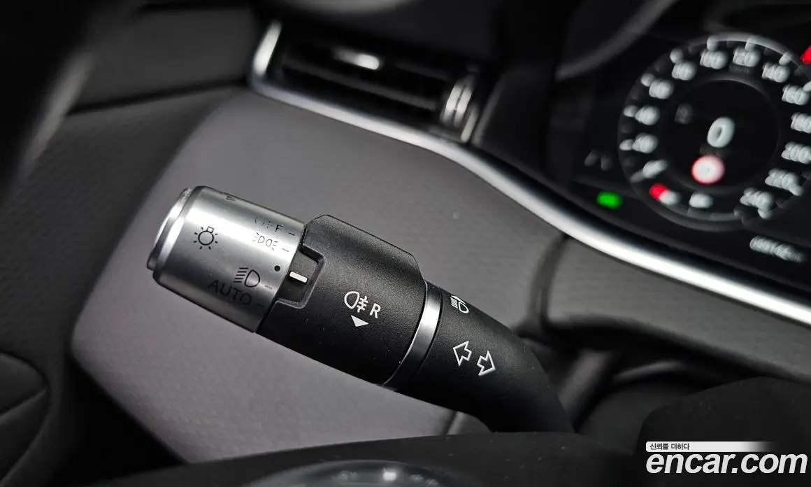 Land Rover Range Rover Evoque 2019 2.0 автомат (гидро), фото 25 Land Rover Range Rover Evoque 2019 2.0 автомат (гидро), фото 25