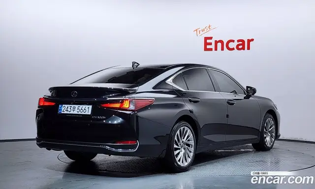 Lexus ES 2024 2.5 автомат (гидро), миниатюра 2