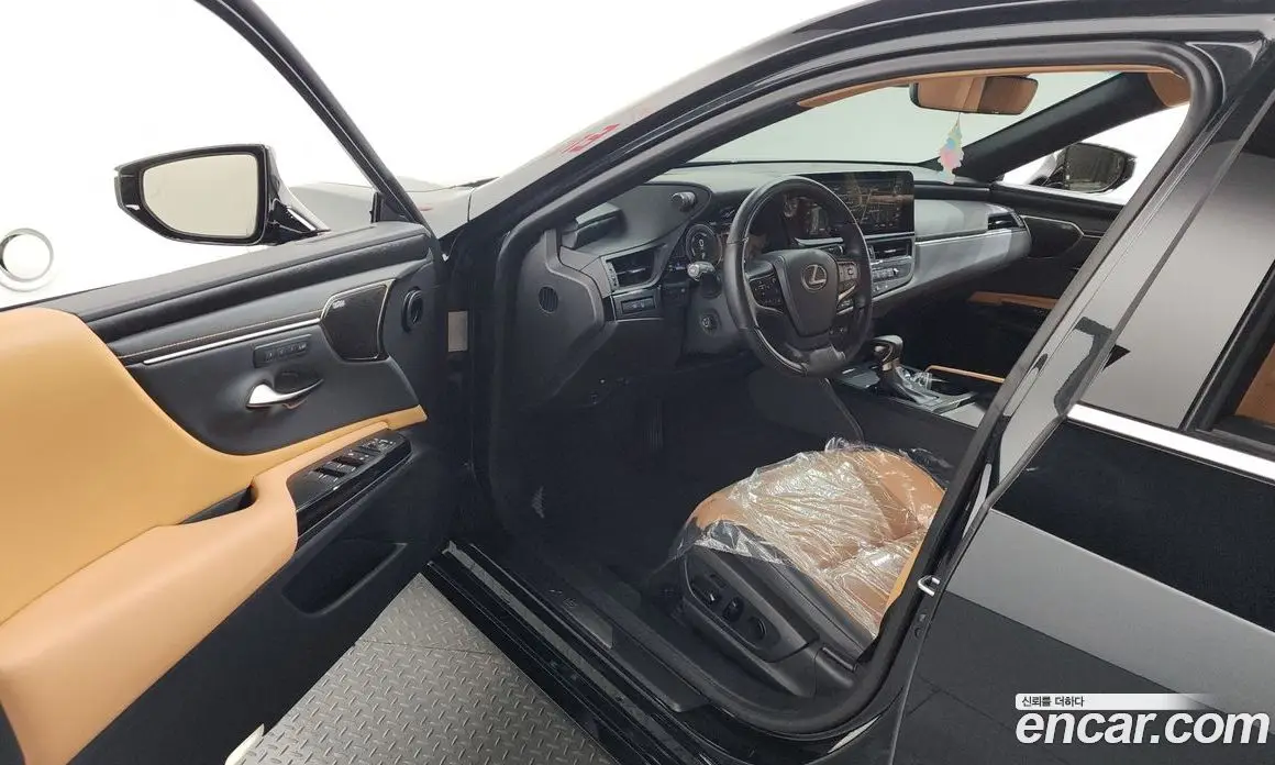Lexus ES 2024 2.5 автомат (гидро), фото 13