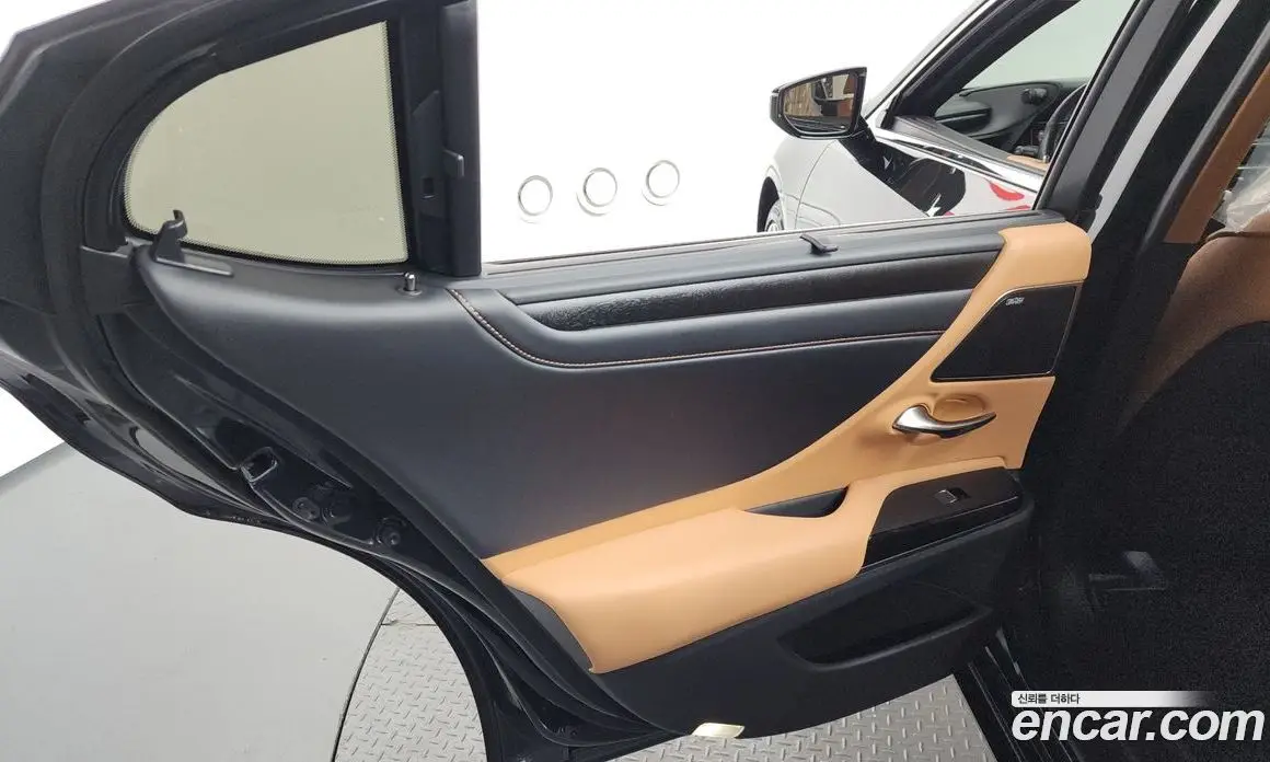 Lexus ES 2024 2.5 автомат (гидро), фото 15