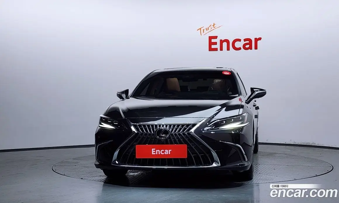 Lexus ES 2024 2.5 автомат (гидро), фото 3