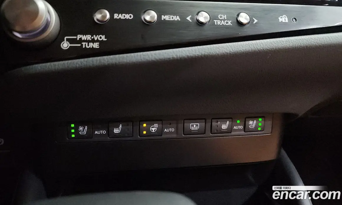 Lexus ES 2024 2.5 автомат (гидро), фото 34