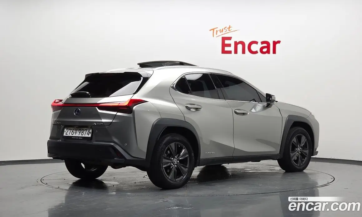 Lexus UX 2020 2.0 автомат (гидро), фото 2 Lexus UX 2020 2.0 автомат (гидро), фото 2
