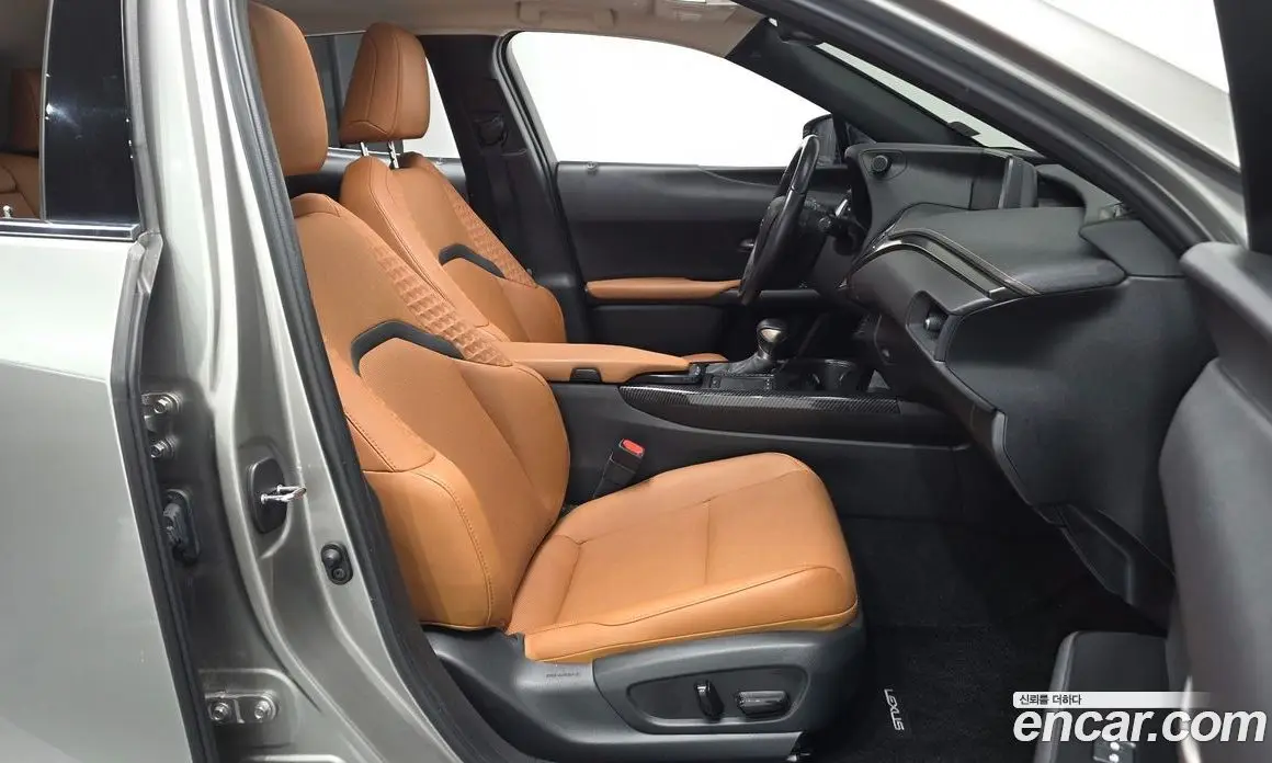 Lexus UX 2020 2.0 автомат (гидро), фото 11 Lexus UX 2020 2.0 автомат (гидро), фото 11