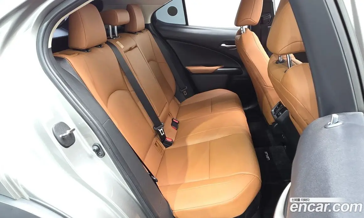 Lexus UX 2020 2.0 автомат (гидро), фото 12 Lexus UX 2020 2.0 автомат (гидро), фото 12