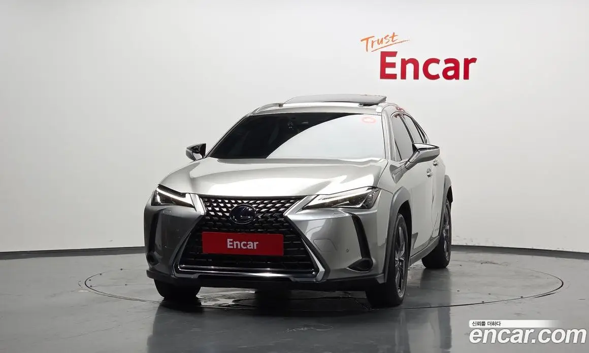 Lexus UX 2020 2.0 автомат (гидро), фото 3 Lexus UX 2020 2.0 автомат (гидро), фото 3