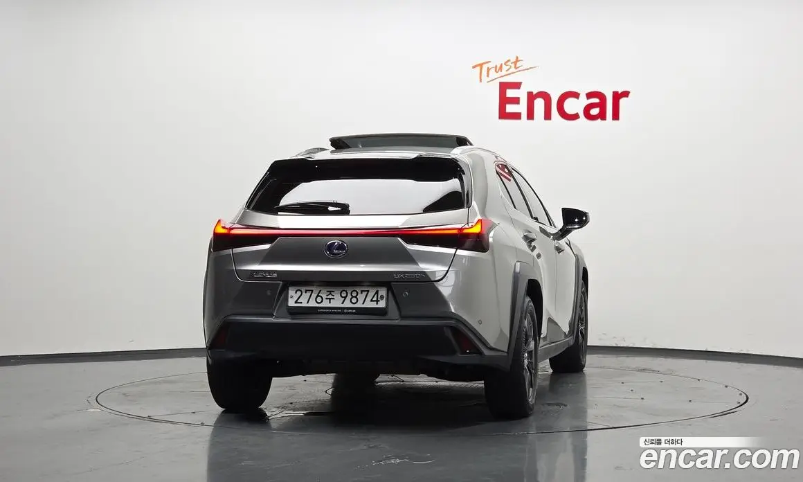 Lexus UX 2020 2.0 автомат (гидро), фото 4 Lexus UX 2020 2.0 автомат (гидро), фото 4