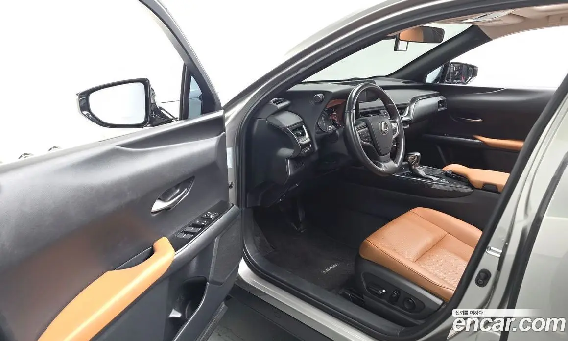 Lexus UX 2020 2.0 автомат (гидро), фото 10 Lexus UX 2020 2.0 автомат (гидро), фото 10