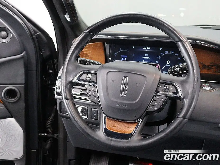 Lincoln Navigator 2023 3.5 автомат (гидро), фото 13 Lincoln Navigator 2023 3.5 автомат (гидро), фото 13