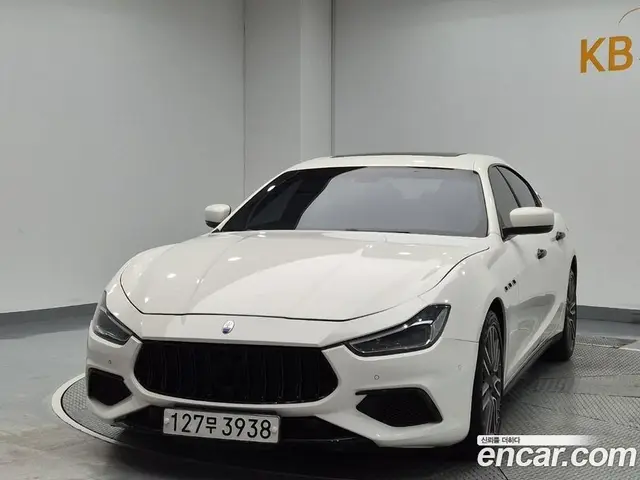 Maserati Ghibli, 2016, 67 000 км Maserati Ghibli, 2016, 67 000 км