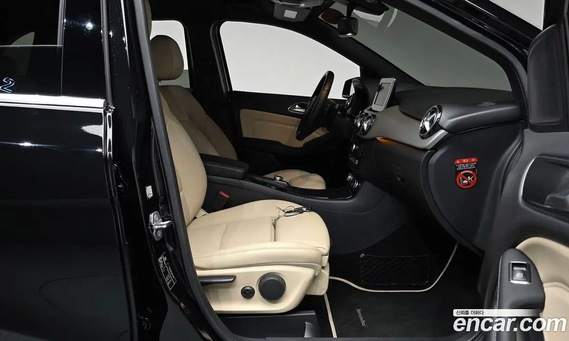 Mercedes-Benz B-Class 2018 2.0 автомат (гидро), фото 15 Mercedes-Benz B-Class 2018 2.0 автомат (гидро), фото 15