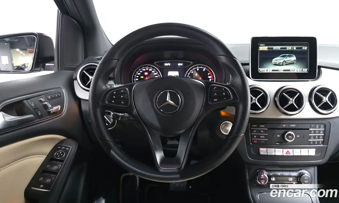 Mercedes-Benz B-Class 2018 2.0 автомат (гидро), фото 17 Mercedes-Benz B-Class 2018 2.0 автомат (гидро), фото 17