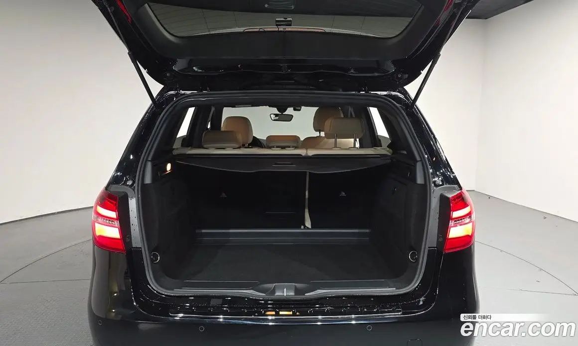 Mercedes-Benz B-Class 2018 2.0 автомат (гидро), фото 25 Mercedes-Benz B-Class 2018 2.0 автомат (гидро), фото 25